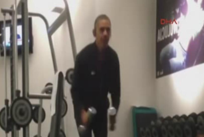 Obama captured on video working out in hotel gym