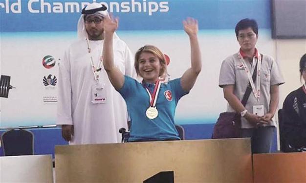 Turkish lifter sets world record