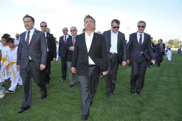 Minister says AKP aims for Erdoğan victory with 90 percent of votes