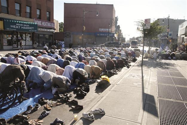 FBI pushed Muslims to plot terrorist attacks, report says