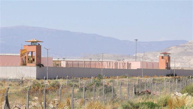 Four inmates escaped from Denizli prison, two captured