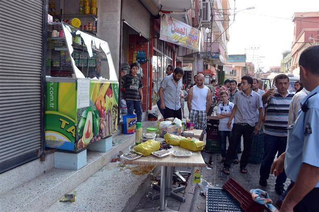 Knife and baton-wielding masked group attacks shops run by Syrian refugees in Adana