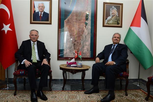 İhsanoğlu condemns UN, stresses disproportionate use of force by Israel in Gaza