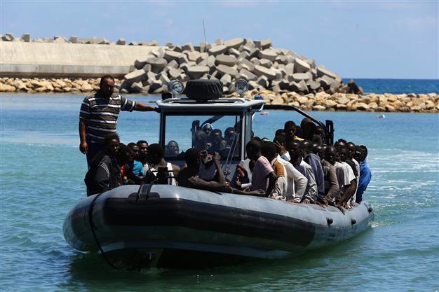 3 dead, nearly 100 saved as migrant boat sinks off Libya