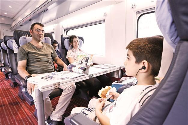 Istanbul-Ankara fast train begins operations