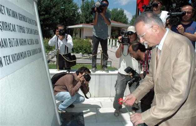Parliament’s word important on Kurdish issue, Öcalan’s freedom: İhsanoğlu