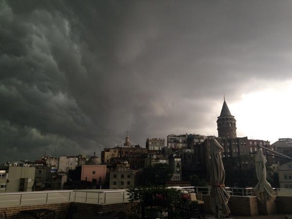 Much-awaited heavy rain hits Istanbul