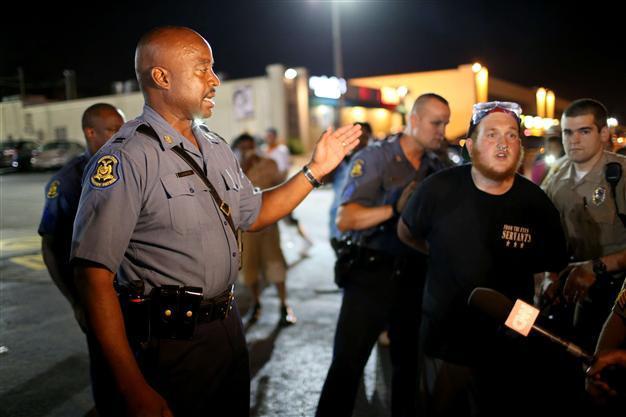 US survey highlights mistrust of police