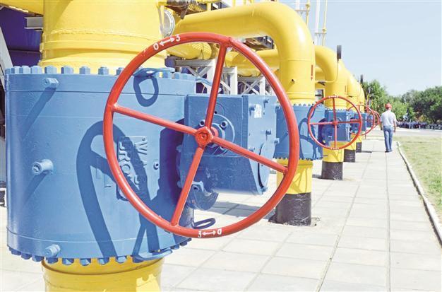 Ukraine starts test gas imports from Slovakia