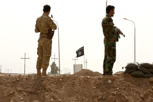 Kurd troops attack Iraq jihadists on three fronts: officers