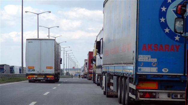 Turkish foreign trade gap grows above projections