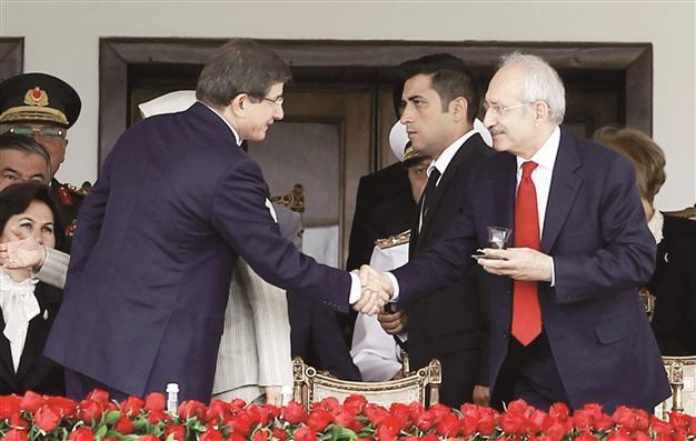 Turkish government, main opposition party draw swords