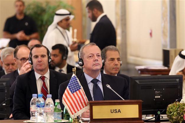 US urges coalition to wage online battle against ISIL