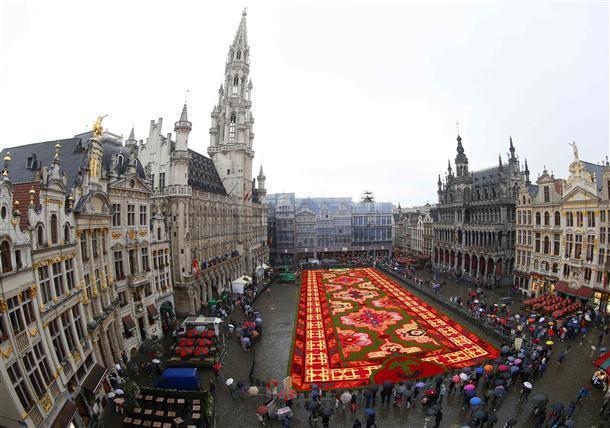Flower carpet commemorates Turkish immigration in Belgium