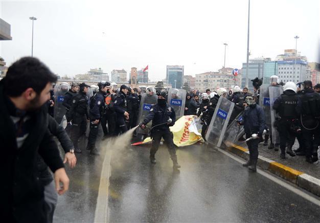 Police crack down on CHP youth members in Istanbul’s Gezi Park