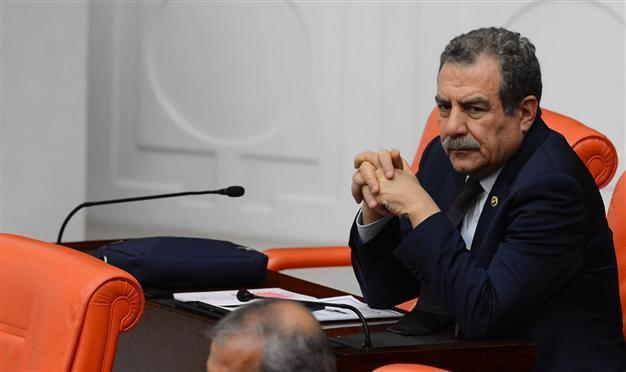 Former Turkish minister admits writing reference for key graft suspect, but denies bribe