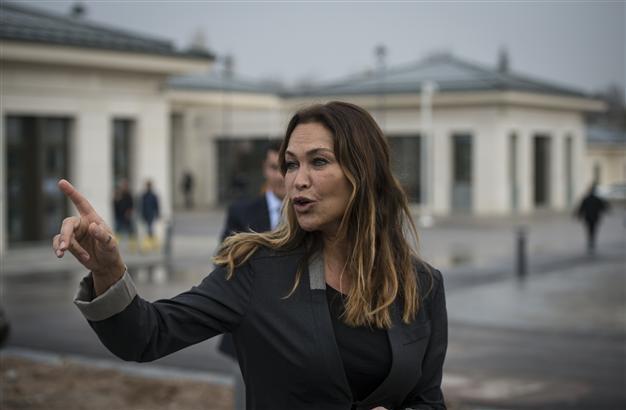 Actress sues CHP leader after verbal row over Ak Saray praise