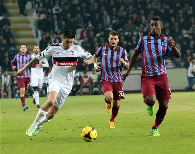 Istanbul’s Beşiktaş Defeats Trabzonspor, Defends Top Spot - Turkish News