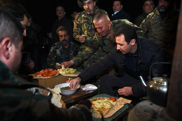 Syrias Assad in New Year visit to frontline troops