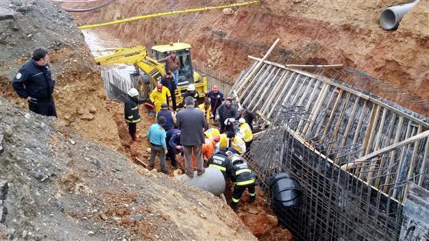 Workers trapped underground at drainage construction site in southern Turkey