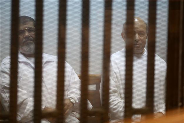 Egypt court sets Morsi trial verdict for April 21