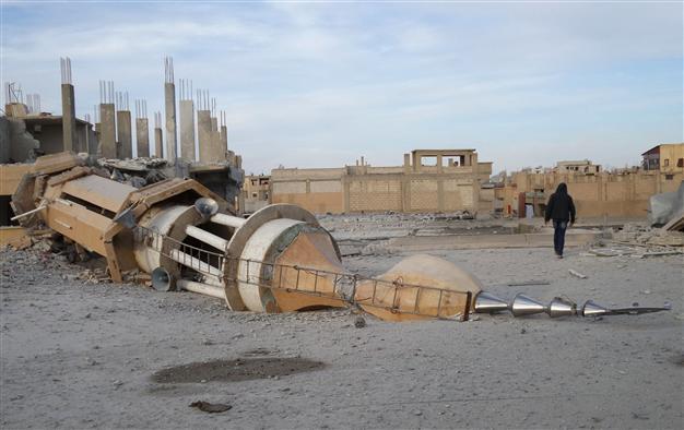 ISIL downs warplane over Syria, claims capture of Jordanian pilot