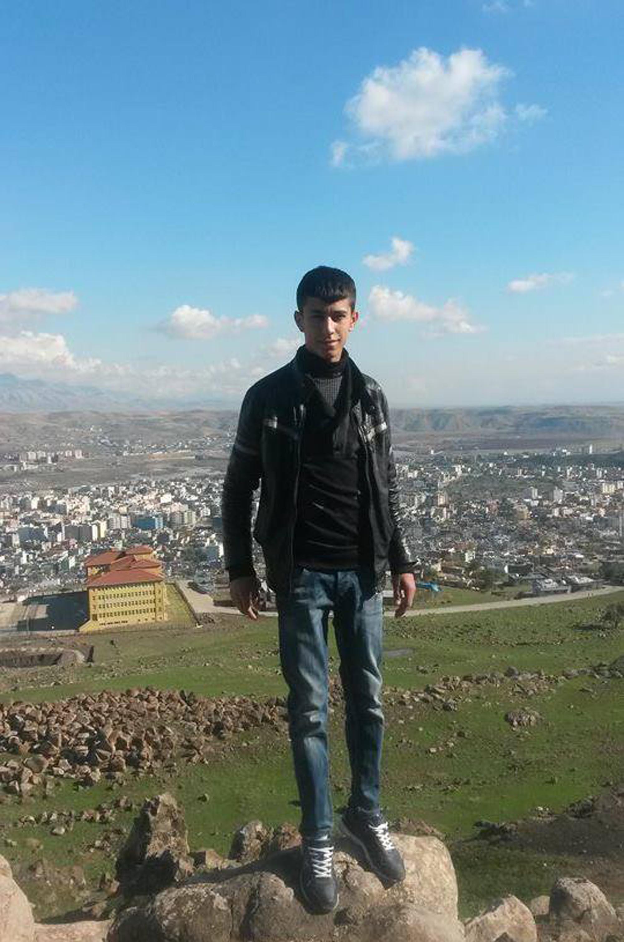 Turkish police allegedly shoot dead 14-year-old shoe-shiner in latest attack in Cizre