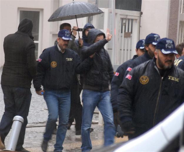 Two more policemen suspected in Turkeys illegal wiretapping probe surrender