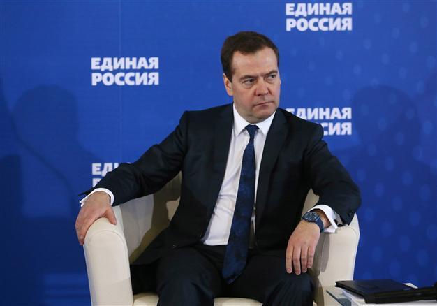Russias Medvedev in warning over deep recession
