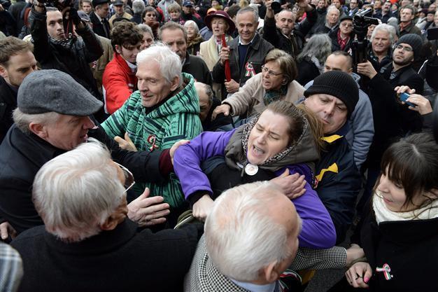 Protesters attempt to disrupt Hungarian leaders speech