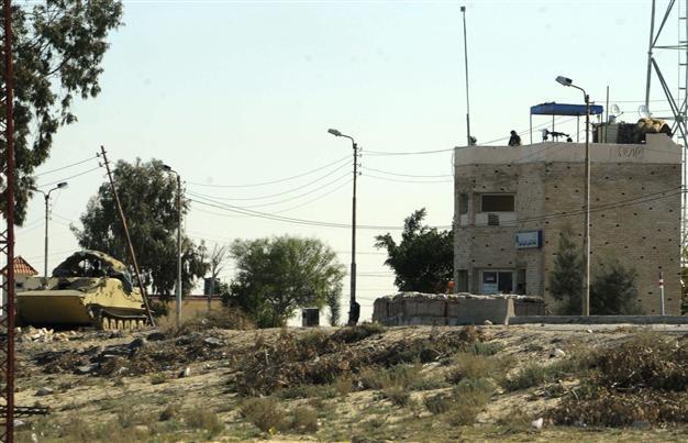 Militants attack Egyptian checkpoint near Gaza, kill soldier