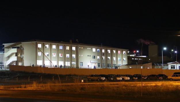 Murder convict kills wife during jail visit