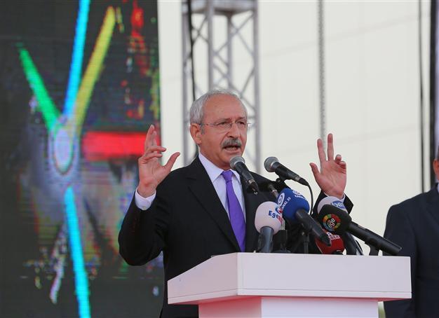 Turkish PM and main opposition head row over bonus promises