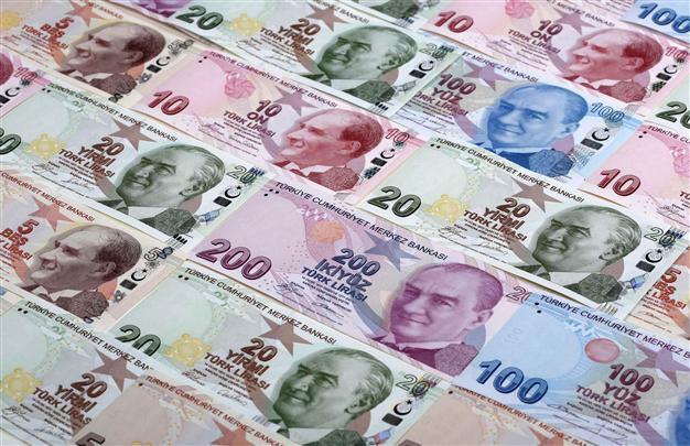 Turkish Lira weakens to new low against dollar