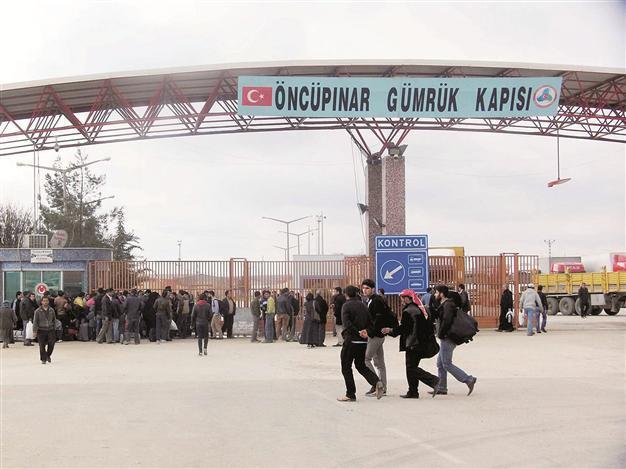 Father denounces son, stops him joining ISIL in Syria