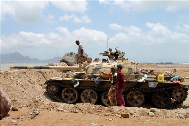 Yemen rebels attack Saudi border, dozens dead