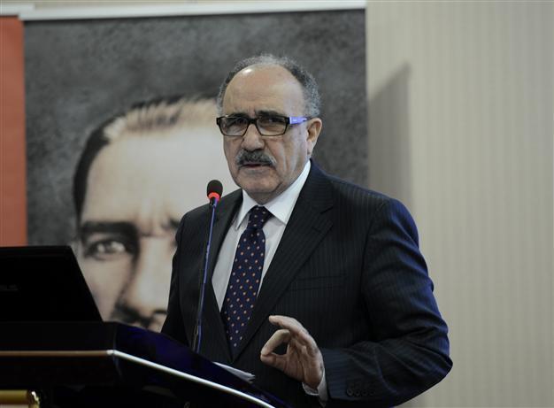 Turkish PM Davutoğlu’s team to name election candidate lists