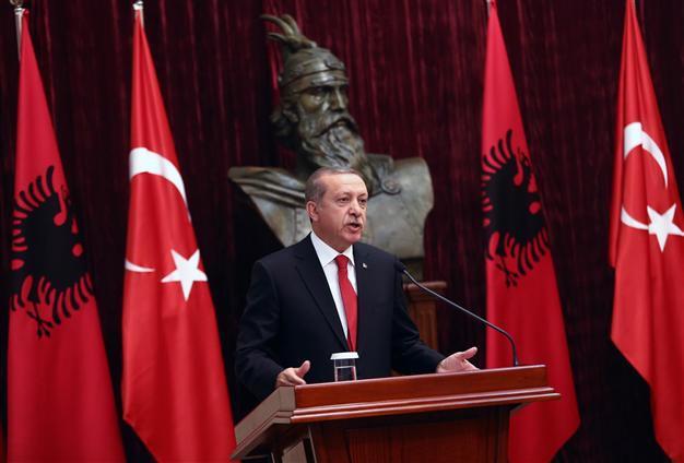 Erdoğan calls on Europe to welcome more migrants