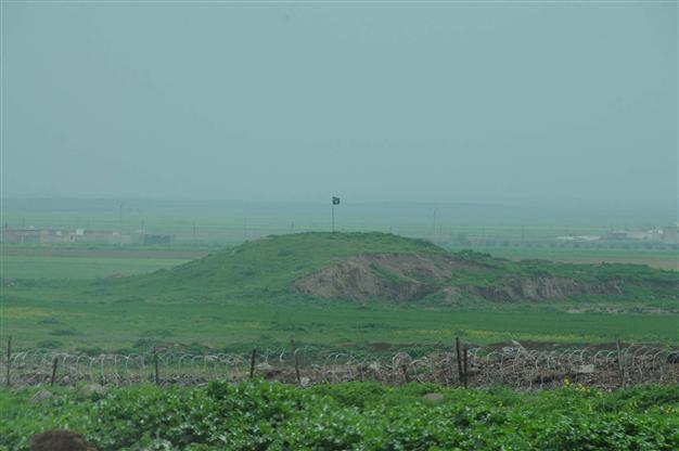 Turkey detains 690 people at Syrian border