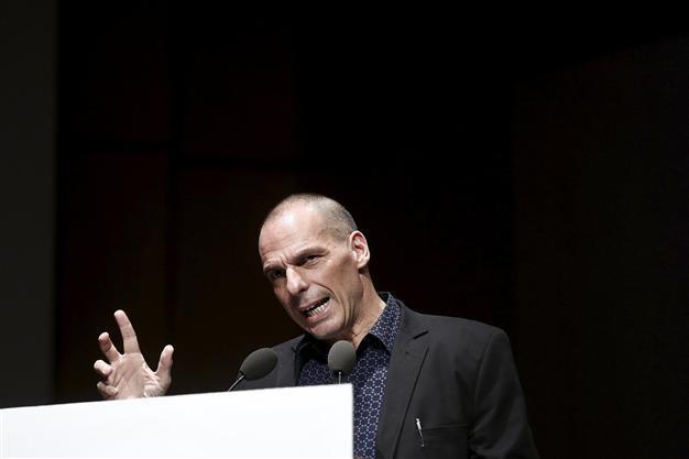 Greeces Varoufakis says respects secrecy after taping claim