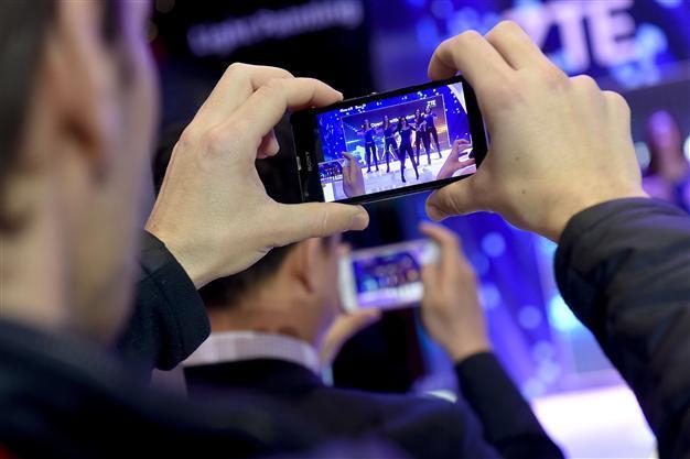 Turkey sets 4G frequency auction minimum price at 2.3 bln euros