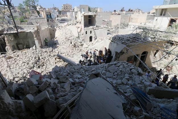Regime barrel bombs kill 71 civilians in Syria’s Aleppo: monitor