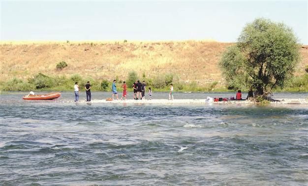 Nine people rescued from Tigris River