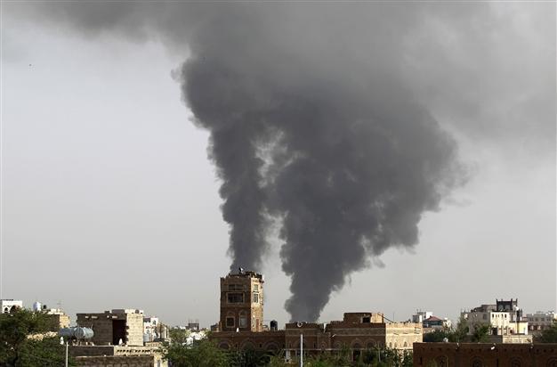 Air strikes, ground combat in Yemen killed nearly 200 in one day