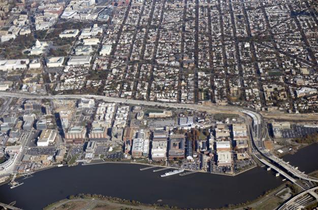 U.S. Navy Yard in Washington locked down amid reports of shooter