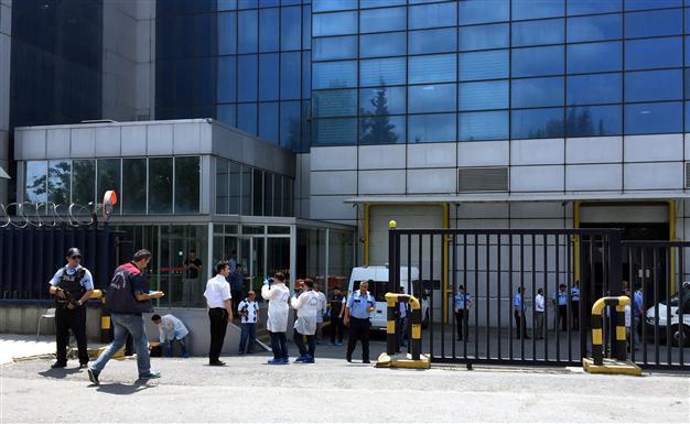 Bomb found, deactivated at newspaper compound in Istanbul
