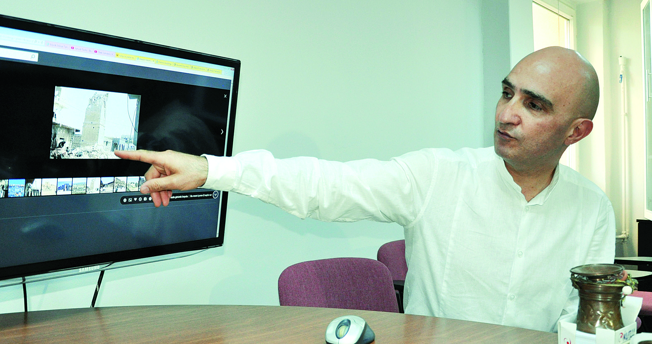 Turkish artifacts in Syria being destroyed