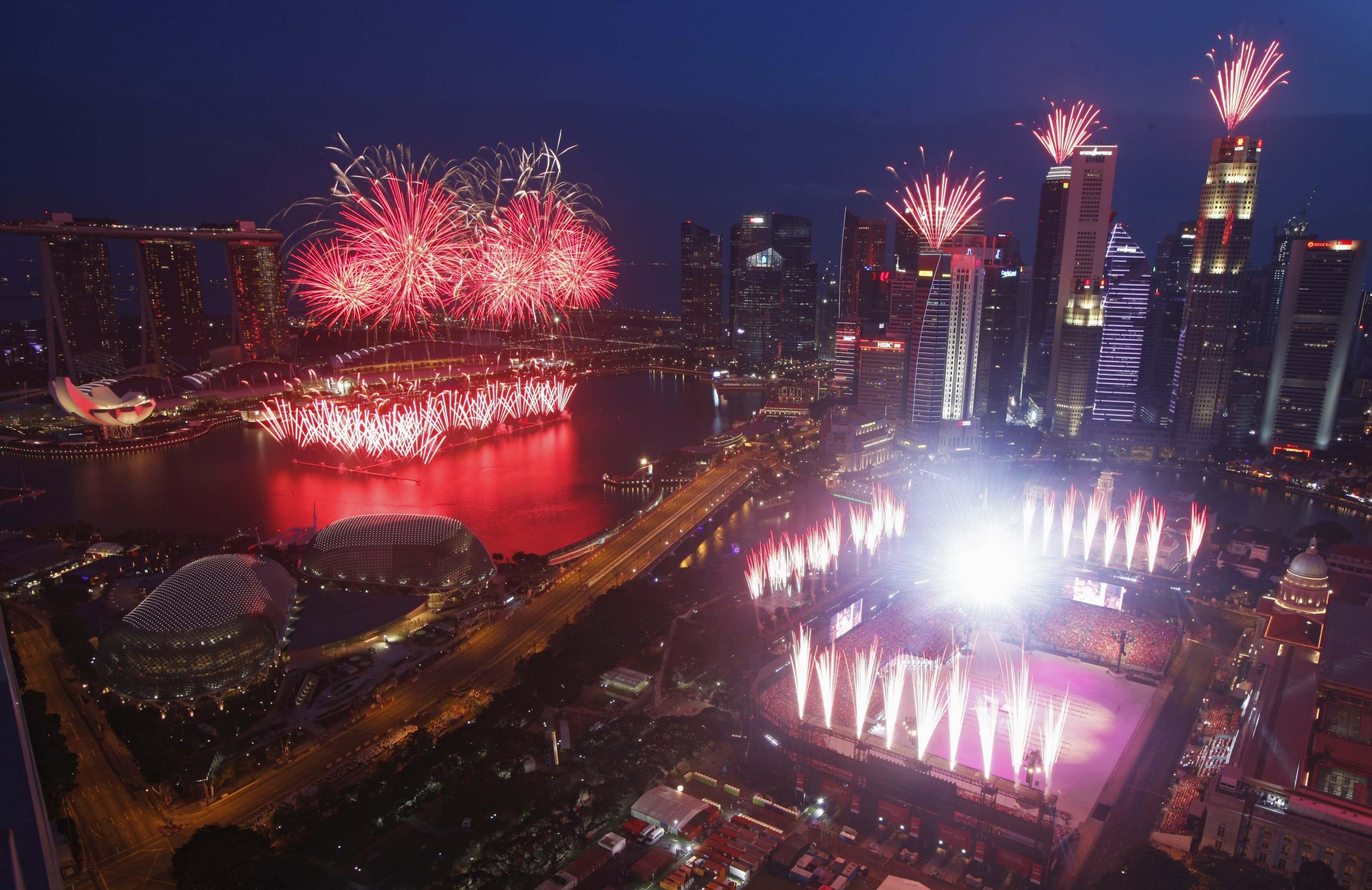 Singapore marks 50th birthday with grand parade
