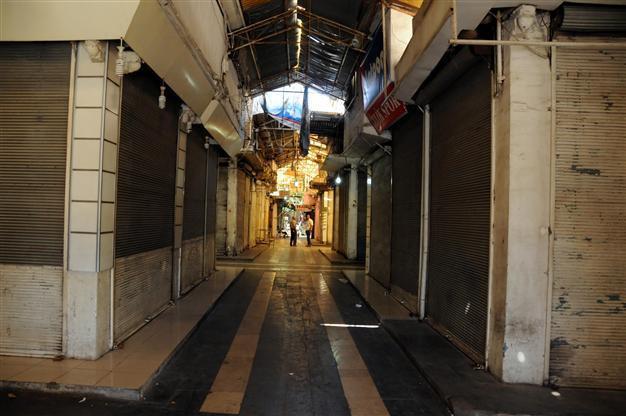 Life stands still in central Diyarbakır amid clashes in suburbs