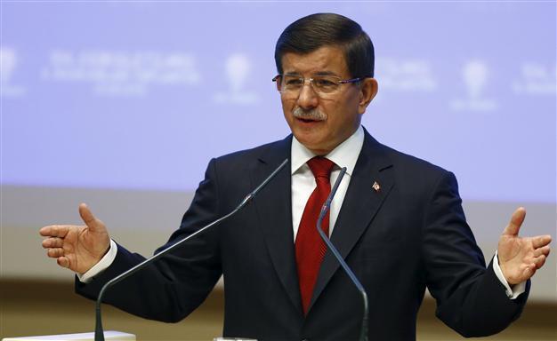 Turkish PM blames international community, Europe for refugee crisis
